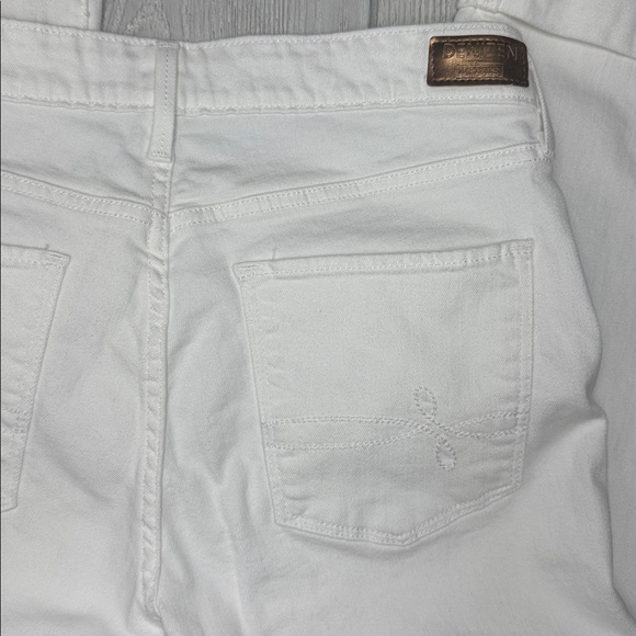 Women’s white Denizen from Levi’s Modern crop white jeans size 10 - Picture 8 of 8